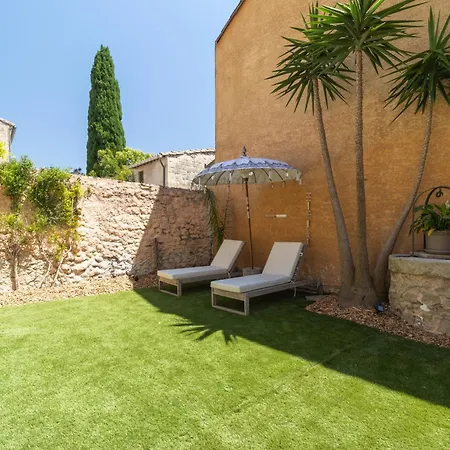 Jardin Bbq Piscine Enfants Mortes Intra Muros 빌라